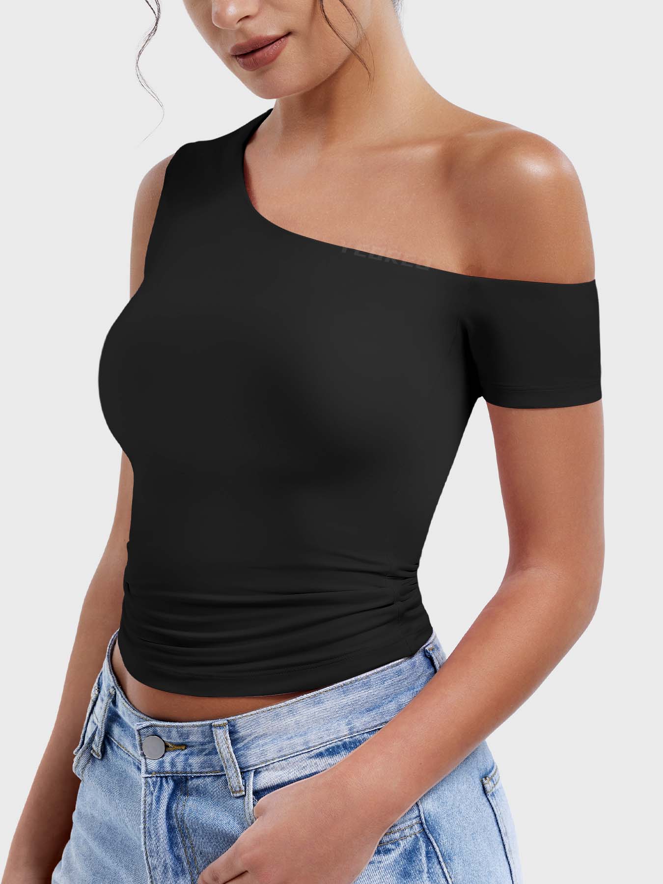Yeoreo Abigil One-Shoulder Sleeve Top