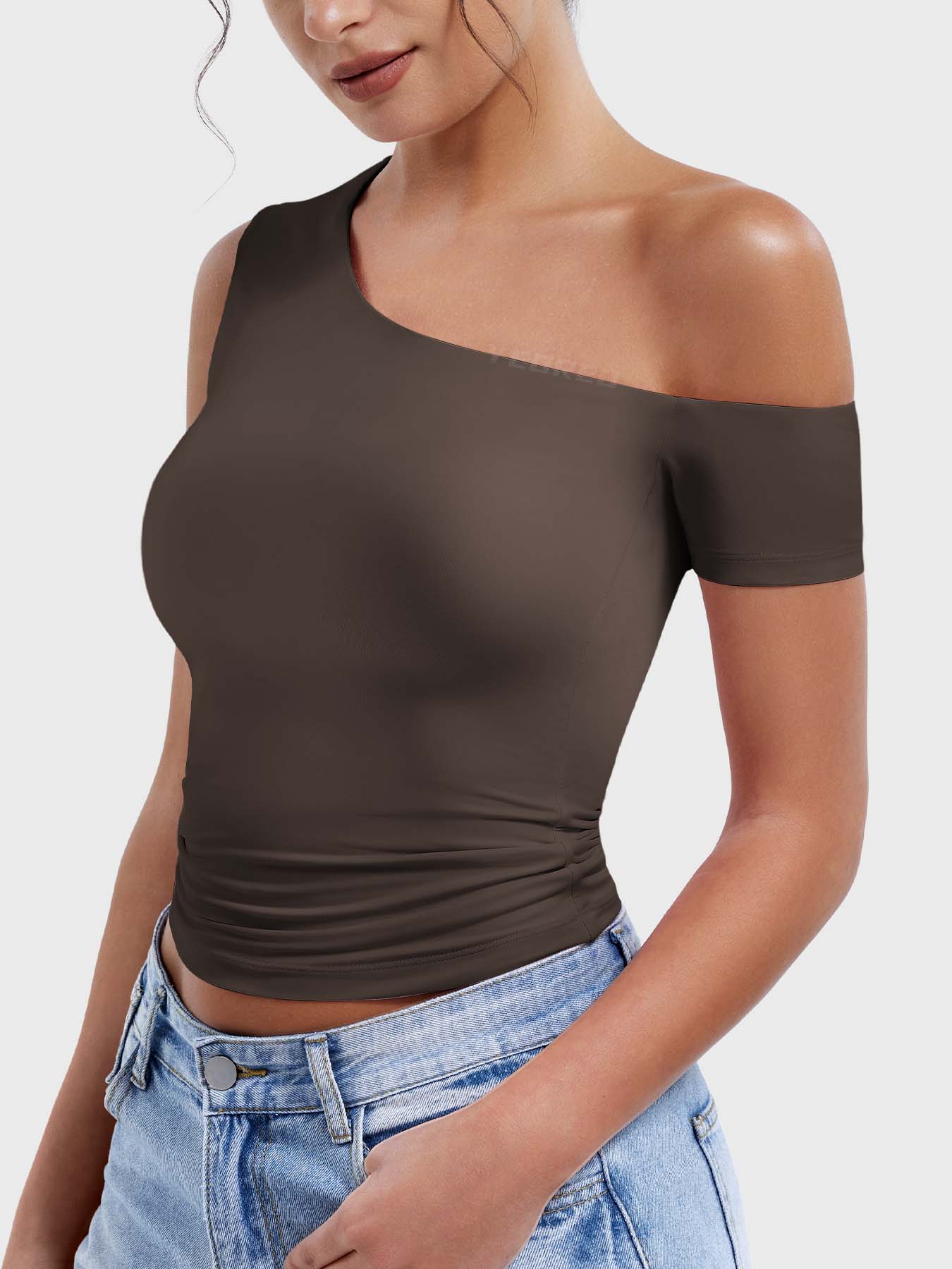 Yeoreo Abigil One-Shoulder Sleeve Top