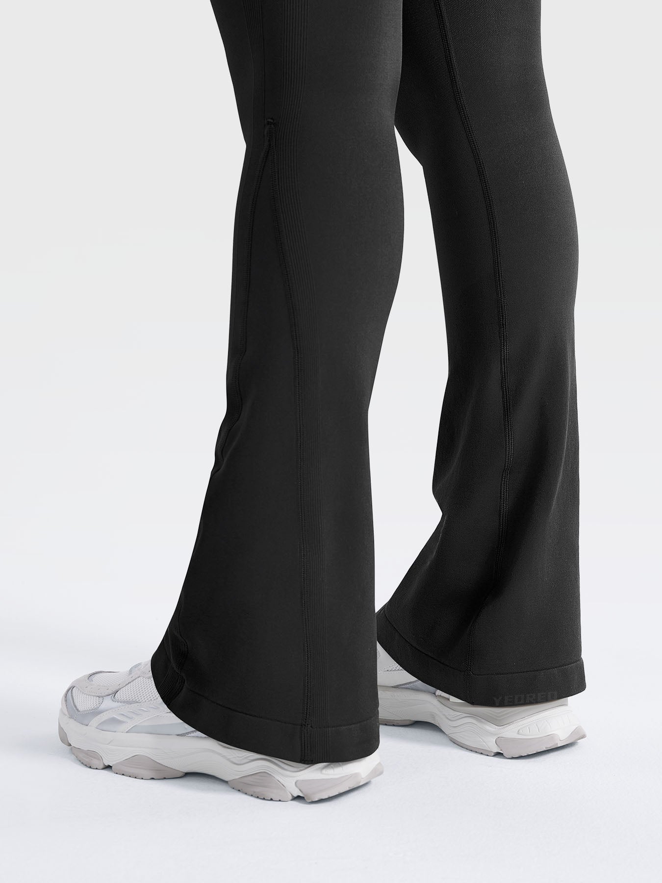 Yeoreo Lilliean Mini Flare Leggings