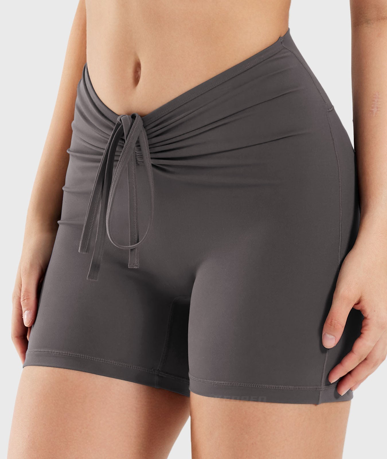 Yeoreo Ericane V-Waist Drawstring Shorts