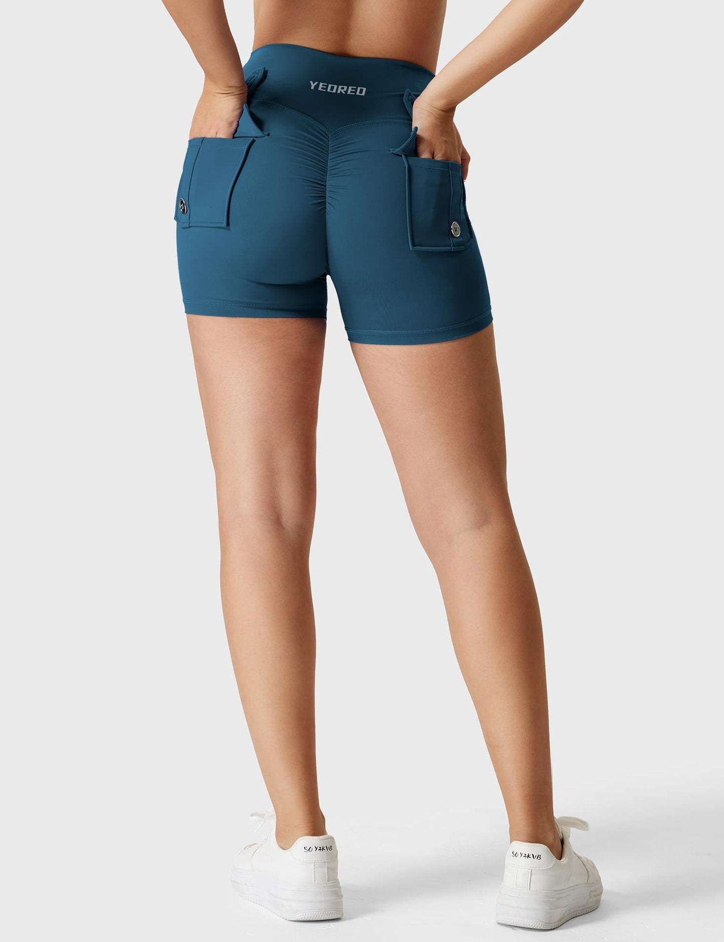 Yeoreo V-waistband Charm Shorts