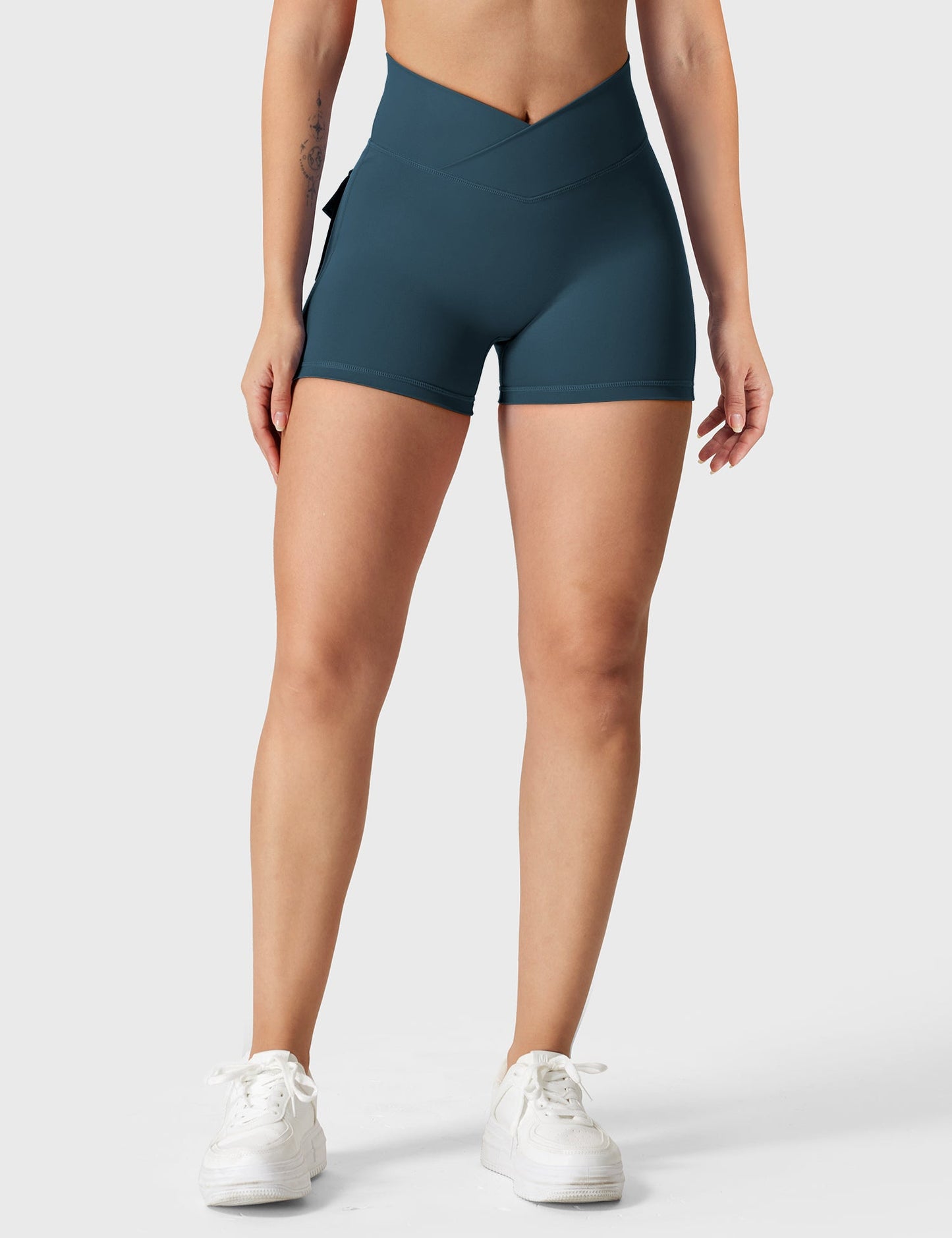 Yeoreo V-waistband Charm Shorts