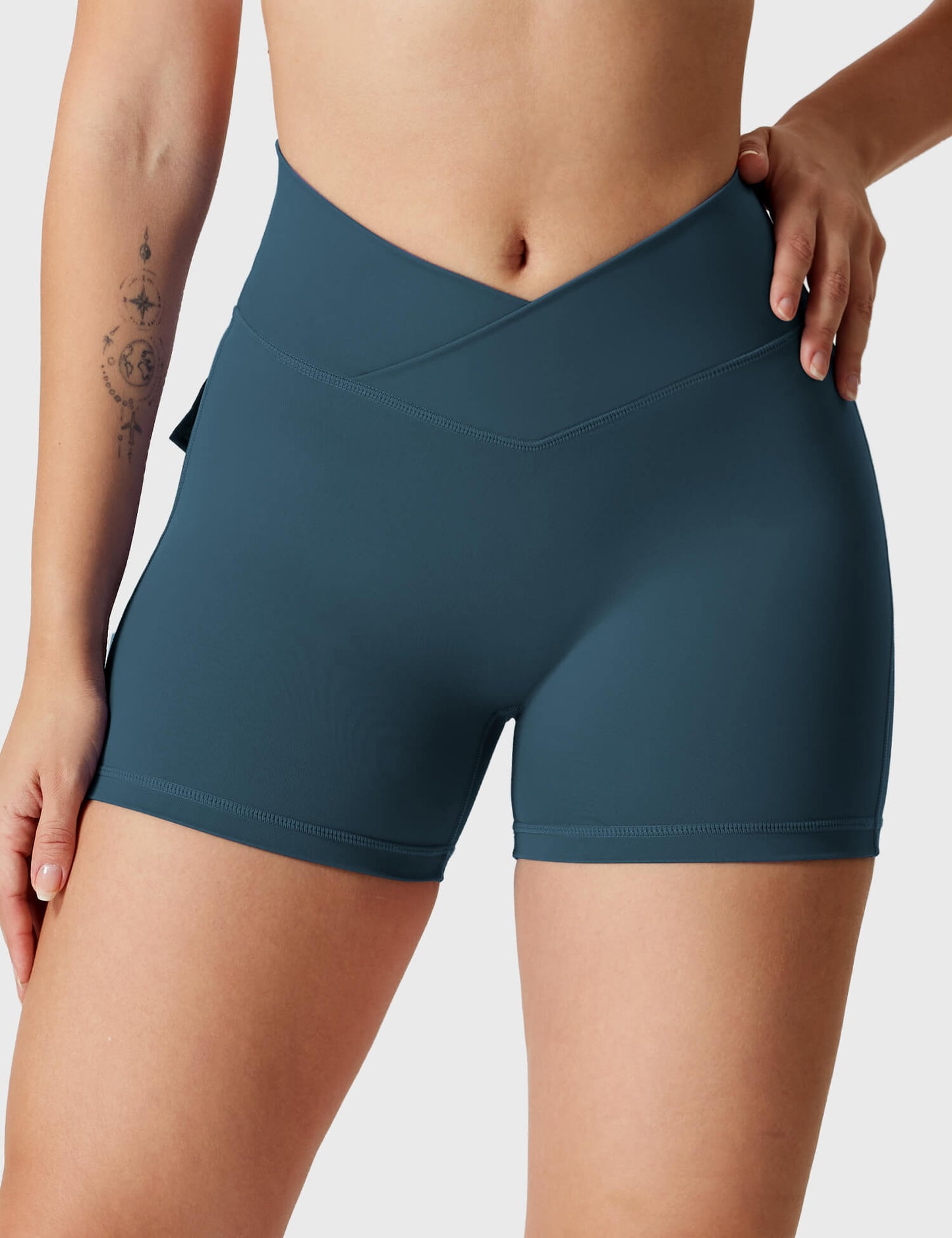 Yeoreo V-waistband Charm Shorts